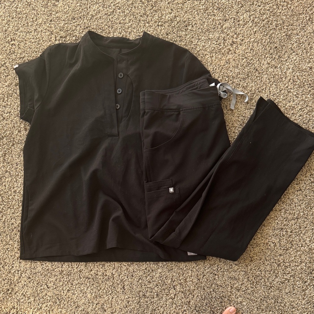 Figs Black Short Sleeve Top